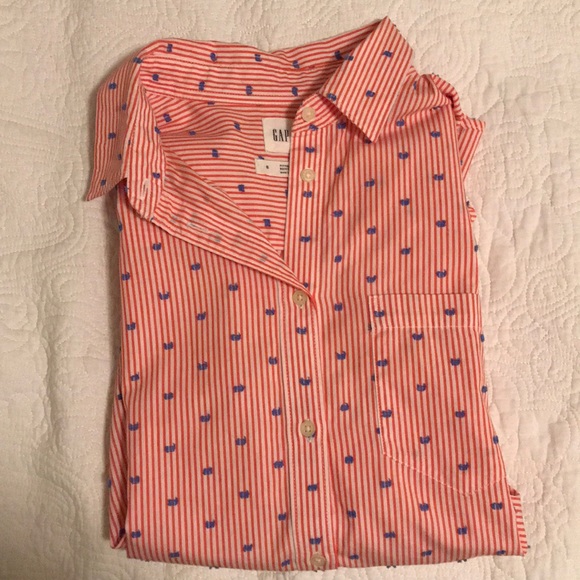 GAP Women's Fitted Boyfriend Button Up Shirt - Picture 11 of 11